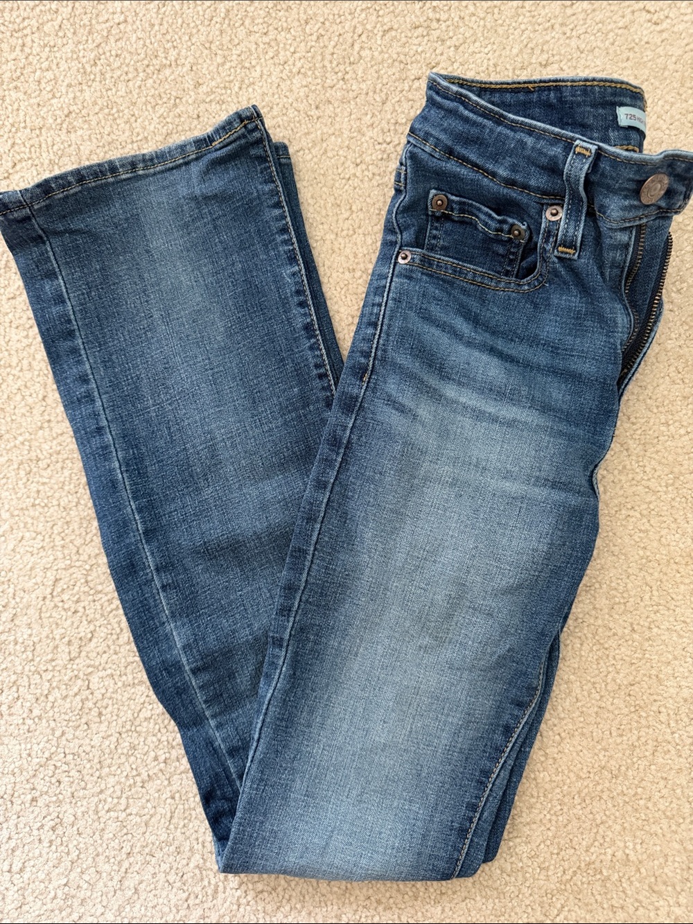 Levi's 725 High Rise Bootcut Flare Jeans